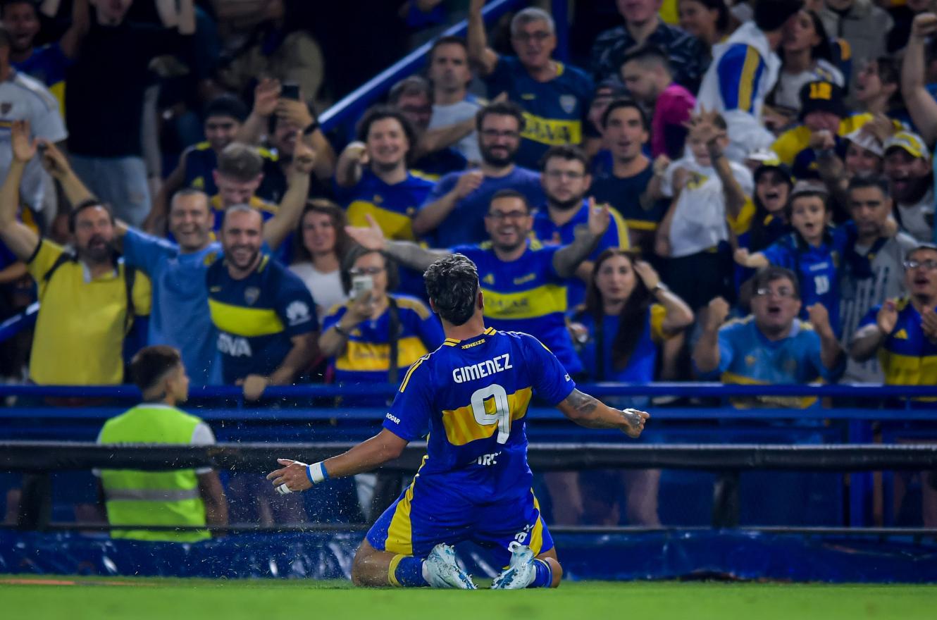 Boca le ganó a Central en una Bombonera caliente y llegó a la cima de su grupo