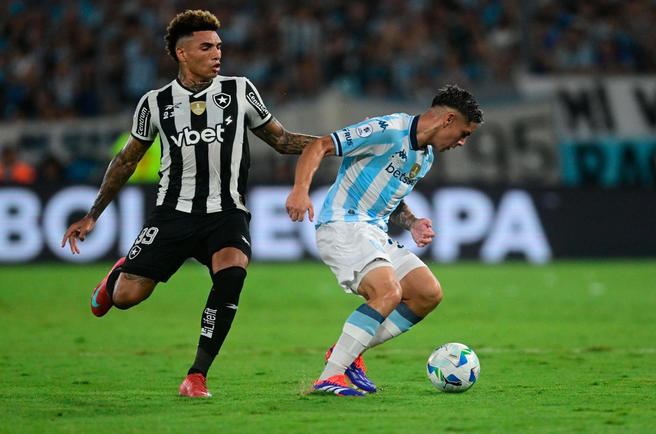 Fútbol: Racing dio el primer paso ante Botafogo e irá por la Recopa con ventaja a Brasil 