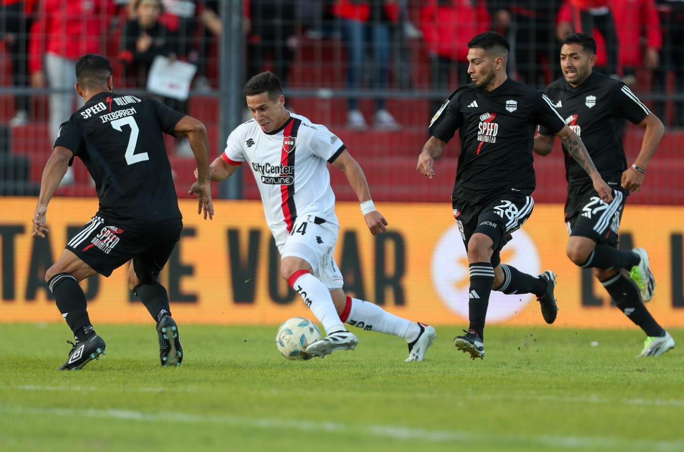 En el Grella, Newell's eliminó a Deportivo Riestra en un partido con final caliente | Análisis