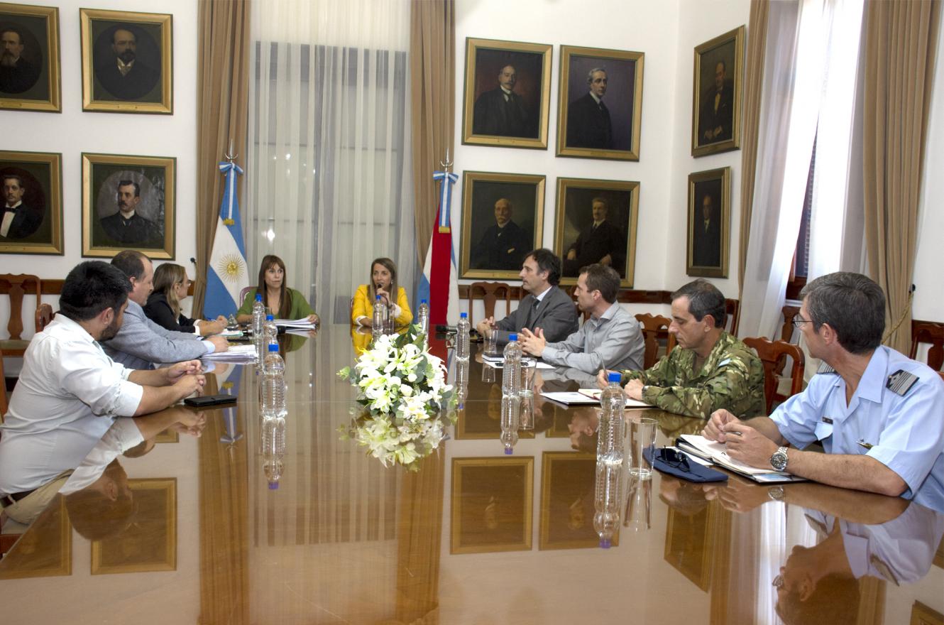 Stratta con Ejército y Fuerza Aérea por coronavirus