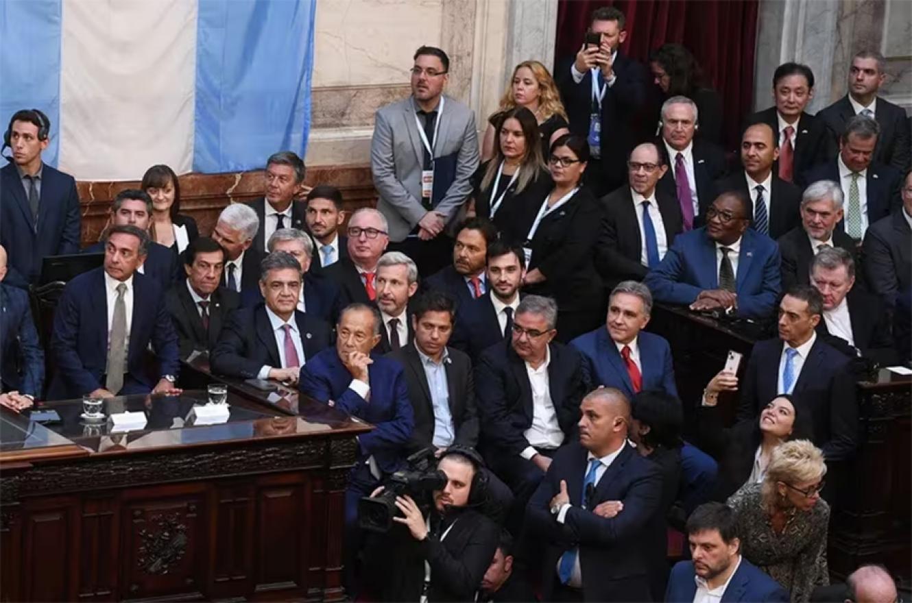 Varios gobernadores estuvieron presentes en la Asamblea Legislativa, el resto no asistió por compromisos gubernamentales.