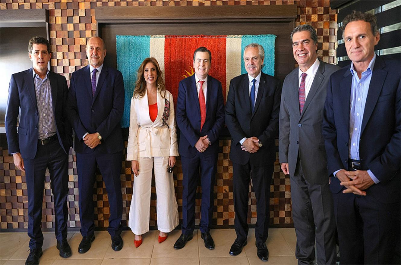 Alberto Fernández mantuvo en Santiago del Estero una nueva reunión del Comité Jurisdiccional de Bajos Submeridionales junto a los gobernadores Zamora, Capitanich y Perotti, entre otras autoridades.