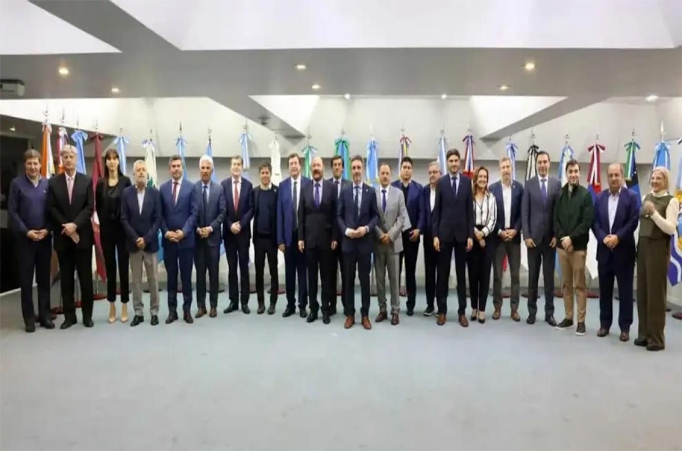 Los gobernadores se reúnen por la coparticipación, pero advierten que “no es una cumbre anti Javier Milei”.