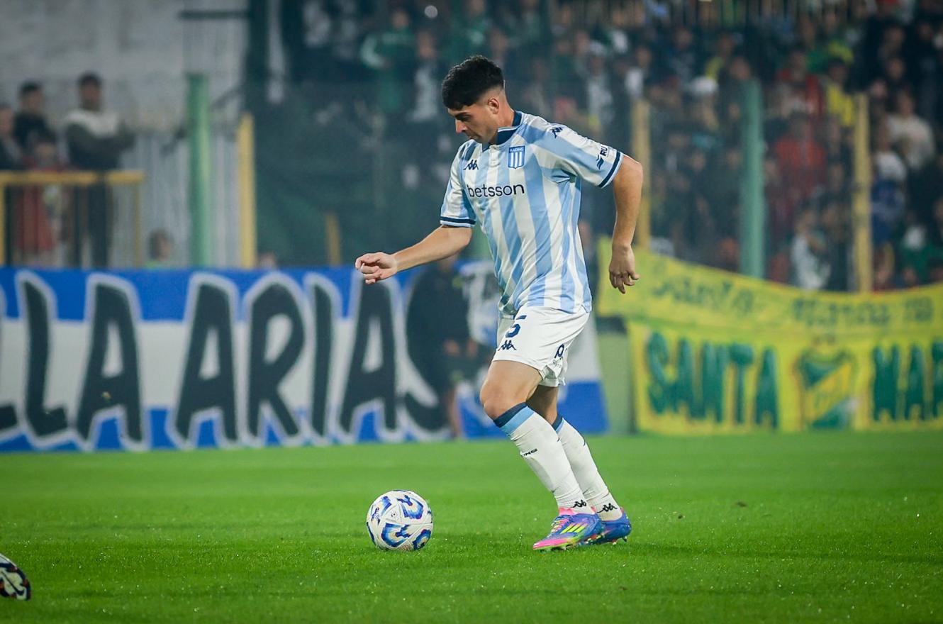 Fútbol: Racing se lo dio vuelta a Defensa y Justicia para asegurarse la clasificación
