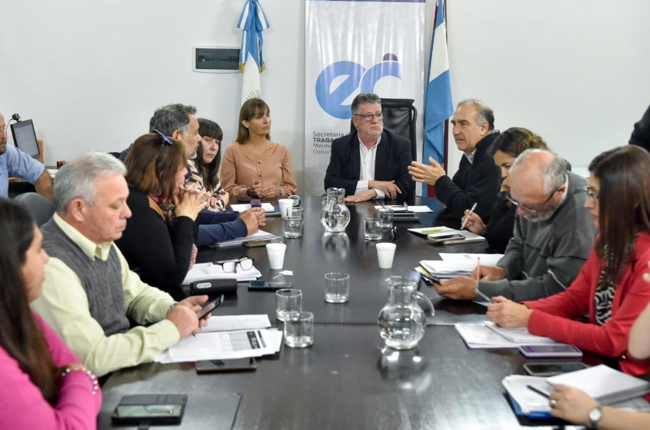 La imagen tiene un atributo ALT vacío; su nombre de archivo es gremios_paritaria_0.jpg