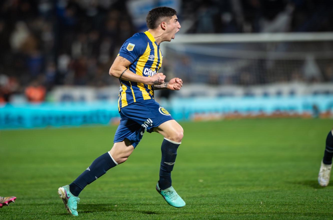 Rosario Central festejó en el Bosque platense con el interinato de Matías Lequi