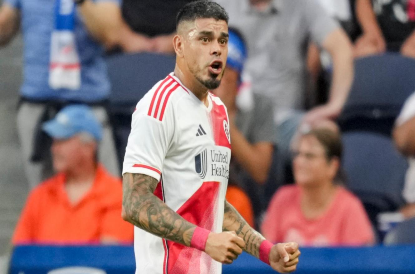 El entrerriano Gustavo Bou anotó por duplicado para el New England Revolution