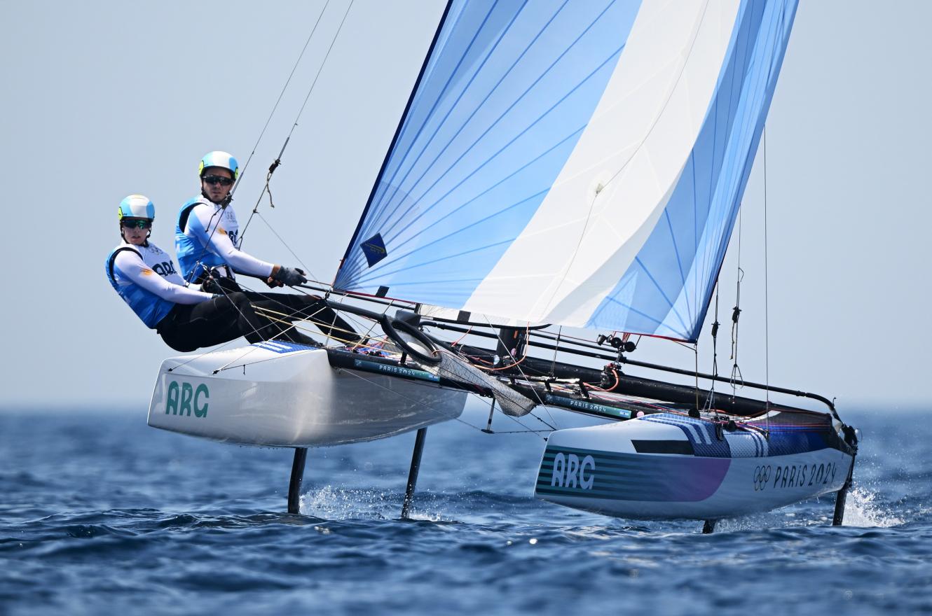 Vela: Mateo Majdalani y Eugenia Bosco clasificaron a la Medal Race en Nacra 17