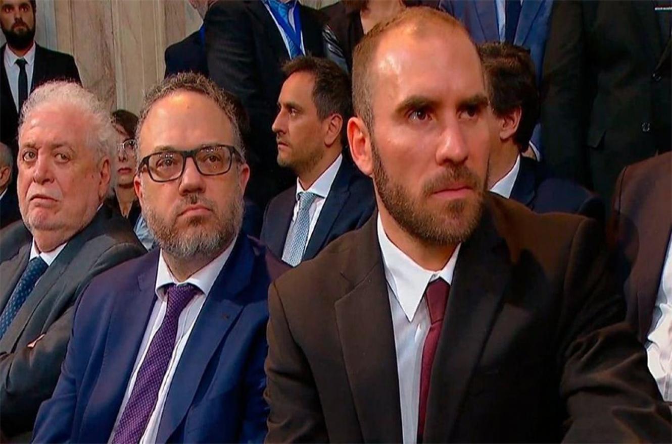 El ministro de Salud, Gines González García; el titular de la cartera de Producción, Matías Kulfas y en primer plano el ministro de Economía, Martín Guzmán.