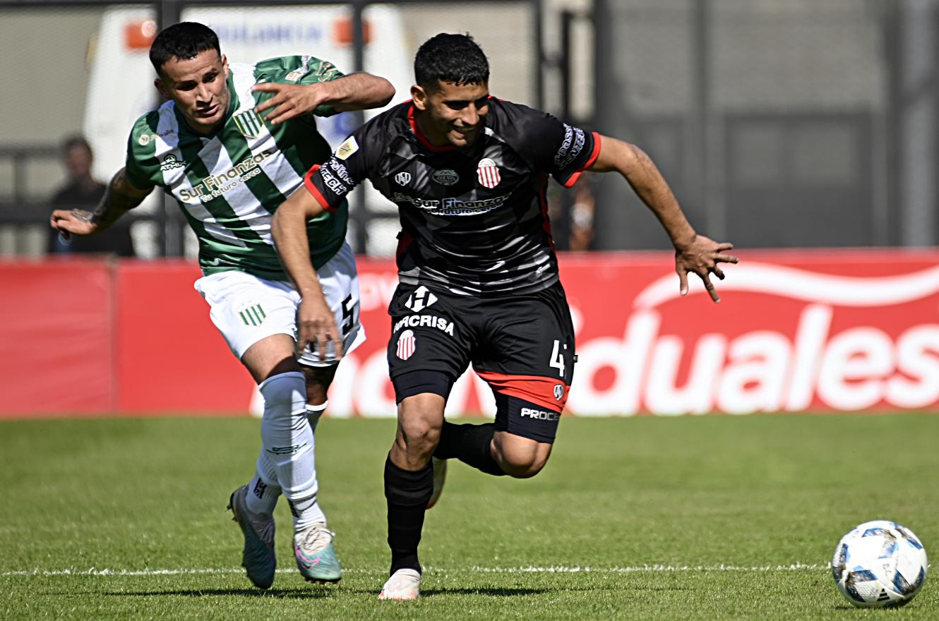 Banfield le ganó a Barracas Central y le amargó el debut a Rubén Insúa