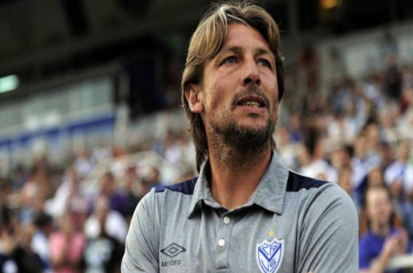 En Vélez esperan que el entrerriano Heinze rescinda su contrato para anunciar a Pellegrino