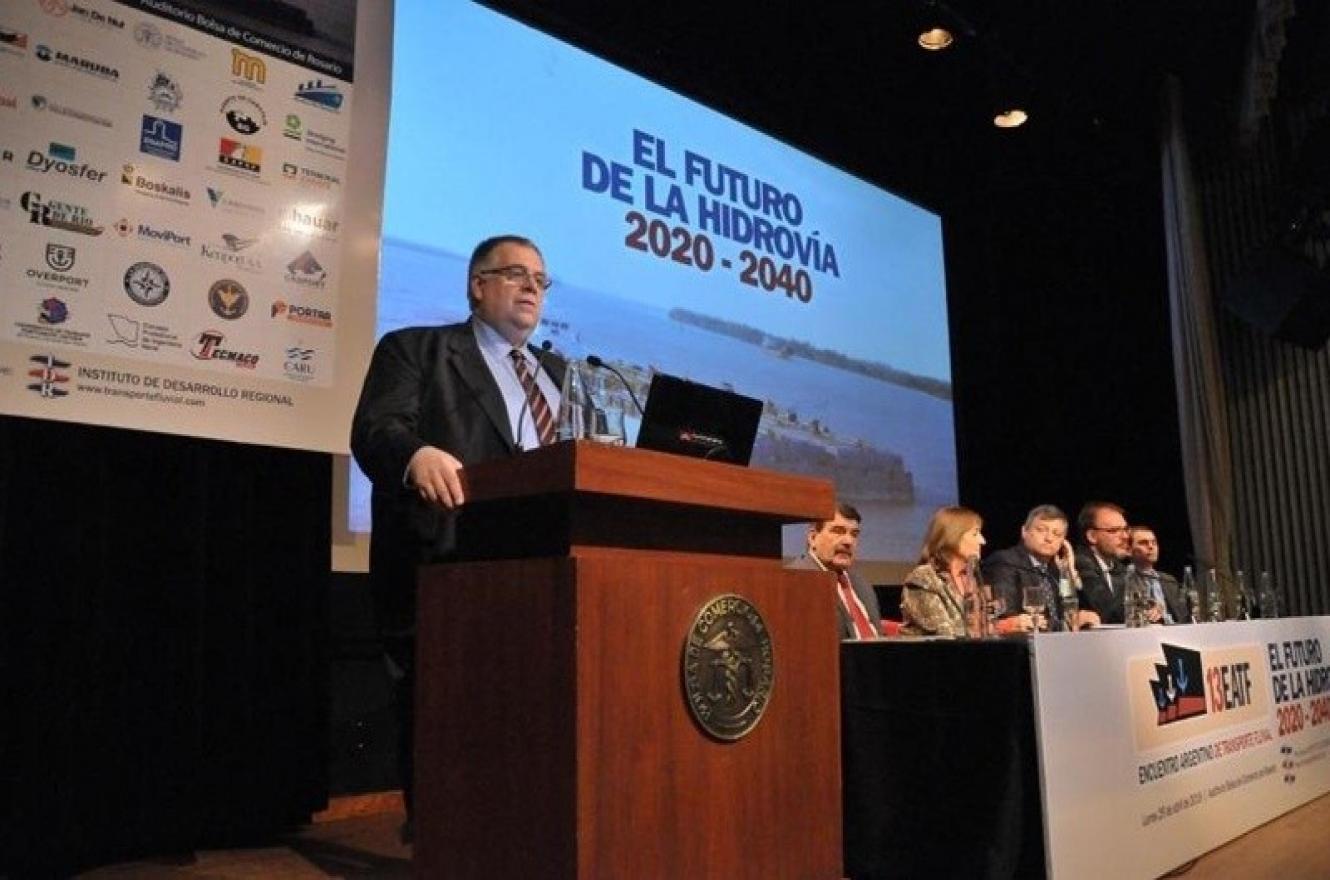 Se realiza una cumbre en Rosario por el futuro de la Hidrovía