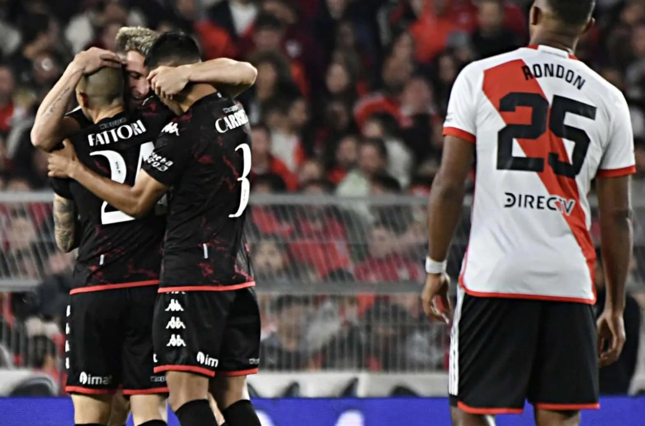 Independiente le ganó a Huracán un partido clave por el descenso - Olé