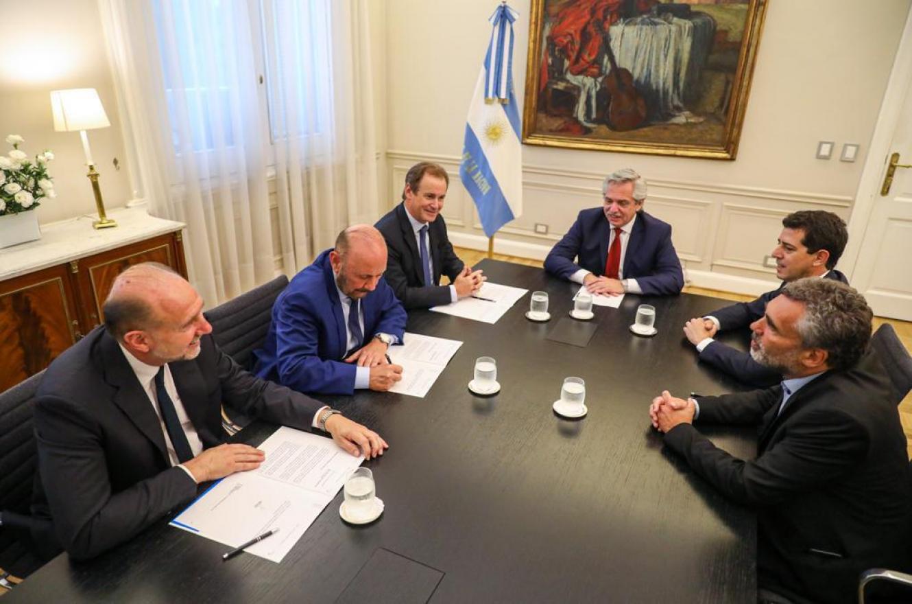 Alberto Fernández con Bordet, Perotti e Insfrán