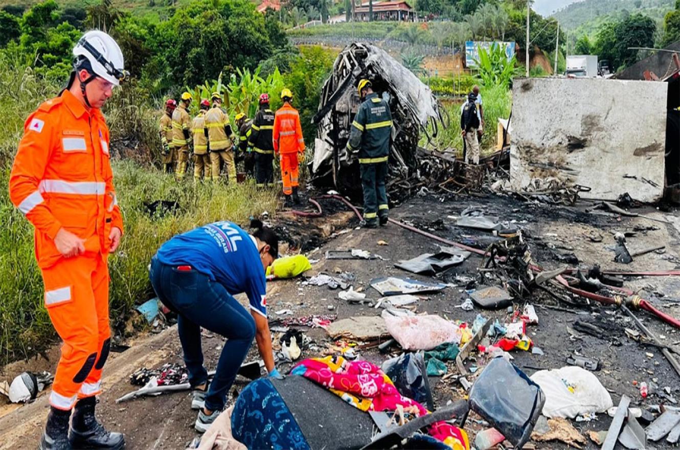 Tragedia en una de las principales rutas de Brasil: triple choque, incendio y más de 30 víctimas carbonizadas.