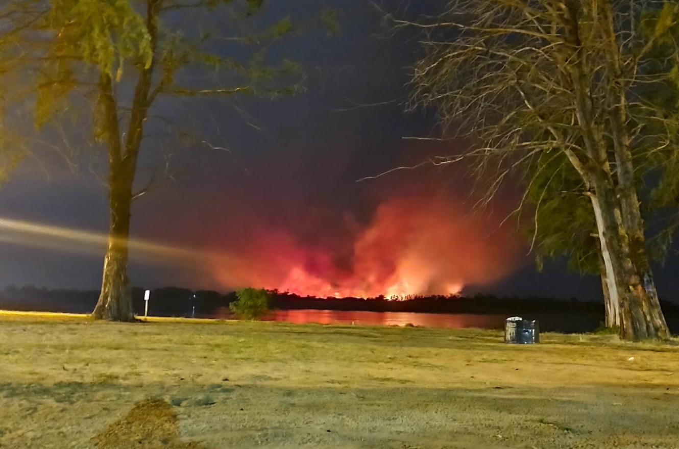 La Municipalidad de Paraná presentó la denuncia penal por el incendio en la isla Puente