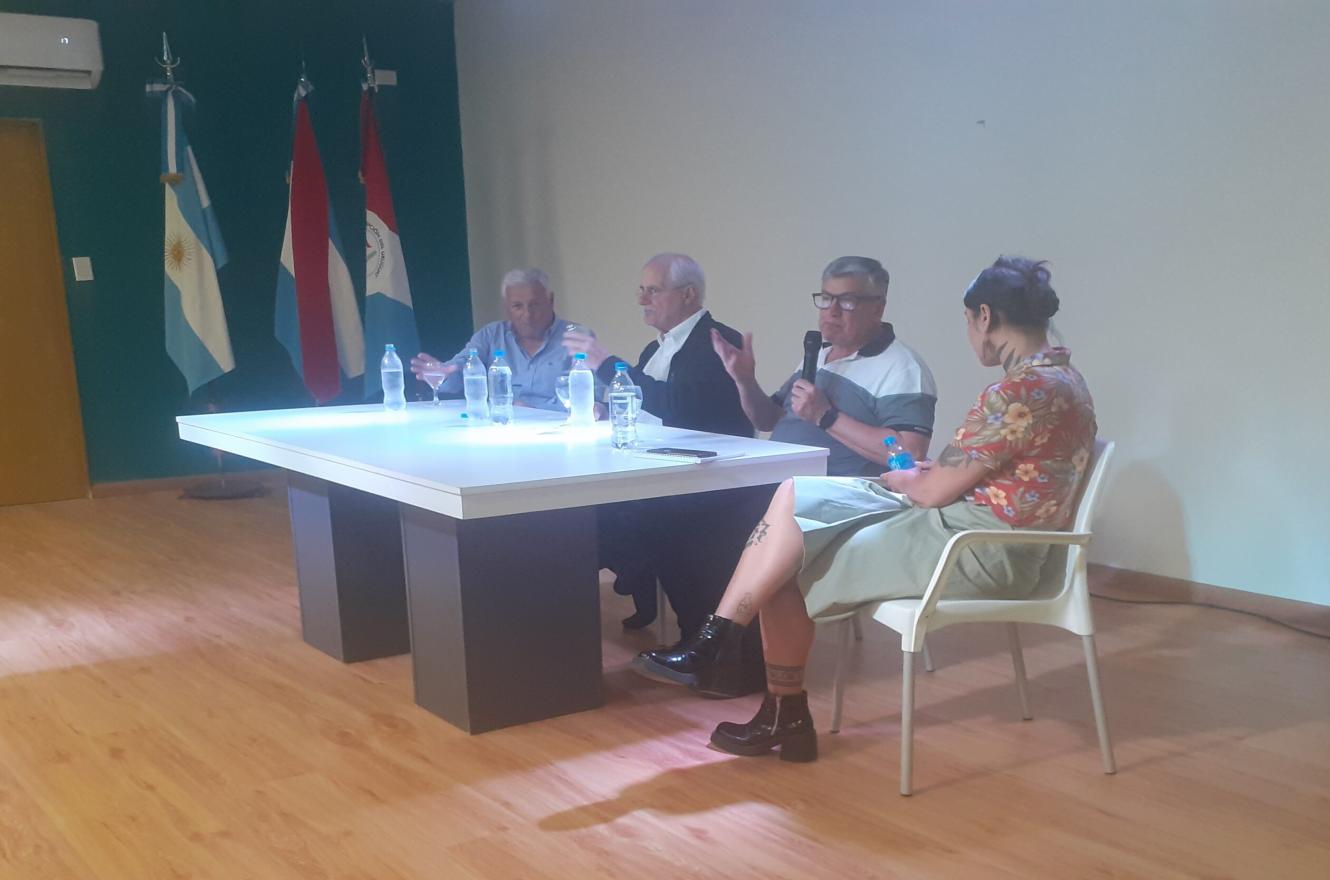 Jorge Taiana y Pedro Wasiejko disertaron en Concepción del Uruguay, en el ciclo Camino hacia el futuro: trabajo, desarrollo y soberanía. 
