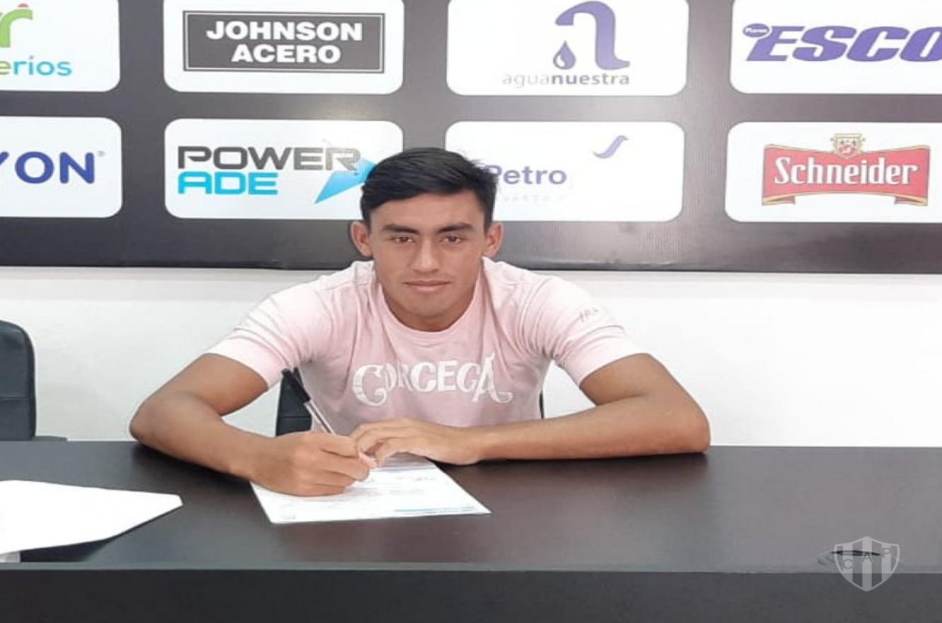 Fútbol: Juan Barinaga se sumó a los jóvenes con primer contrato en Patronato