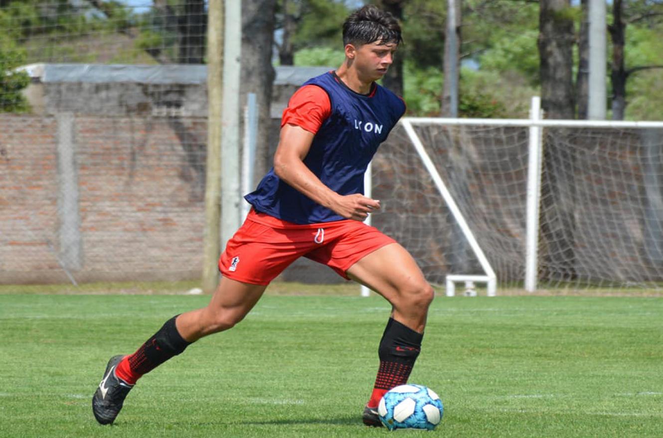 Juan Guasone sufrió una fractura y será baja en Patronato para el resto del semestre