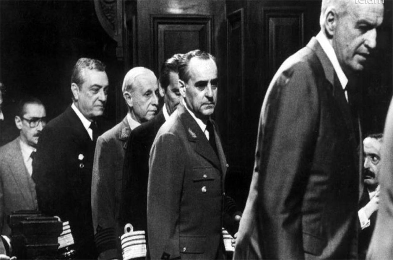 Juicio a las juntas de comandantes de la dictadura. Argentina, 1985.
