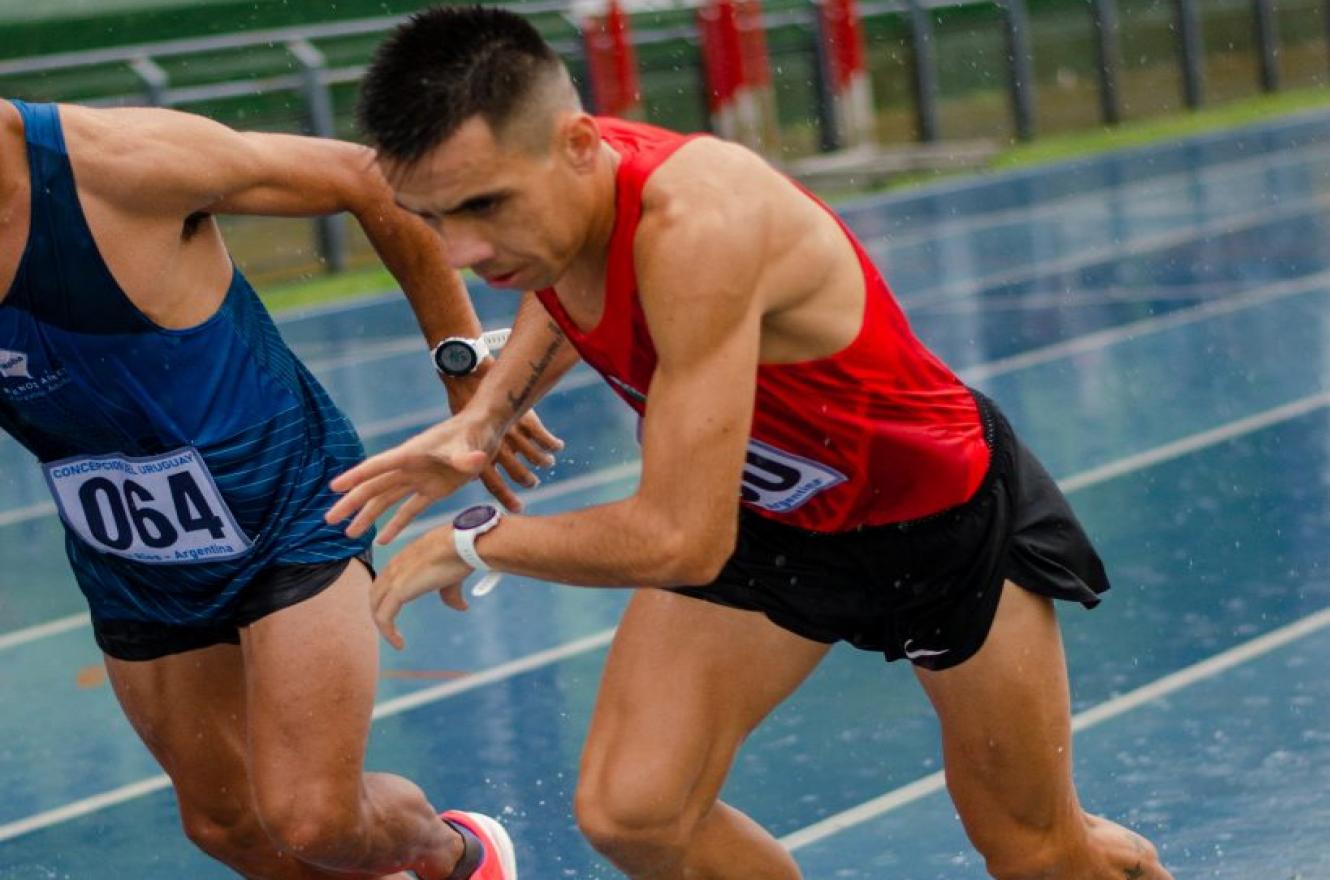 El paranaense Julián Molina ratificó su título argentino en 10.000 metros llanos