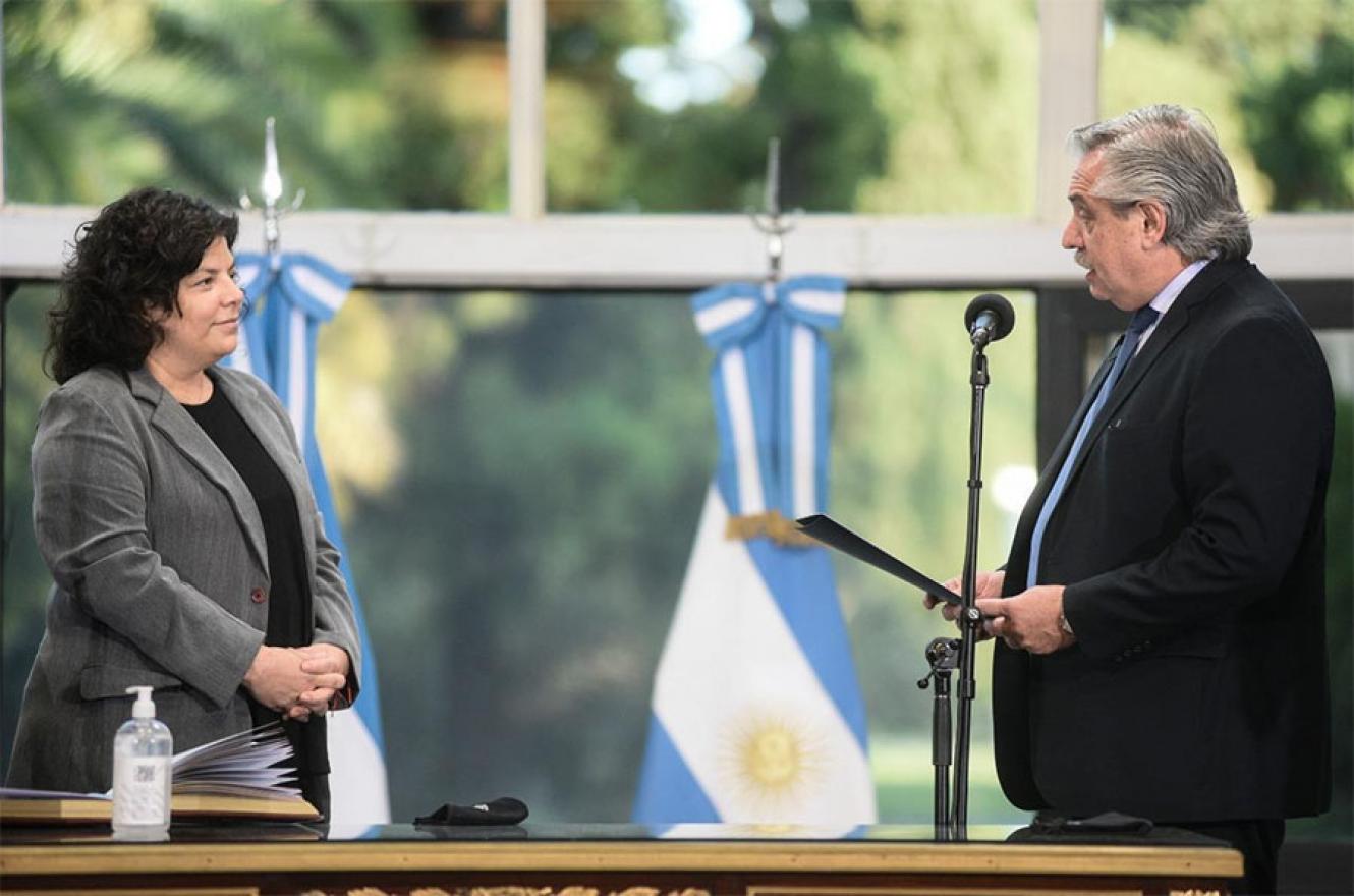 El Presidente Alberto Fernández tomó juramento a la nueva ministra de Salud Carla Vizzotti en una ceremonia cerrada.