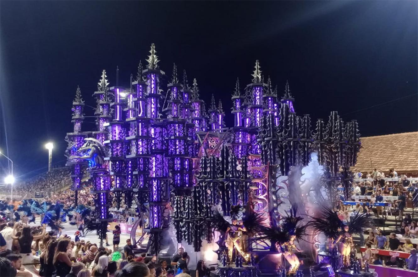 Kamarr (Centro Cultural, Social y Deportivo Sirio Libanés) abrirá la tercera noche del Carnaval del País, en un Corsódromo que este sábado celebra 28 años de vida.