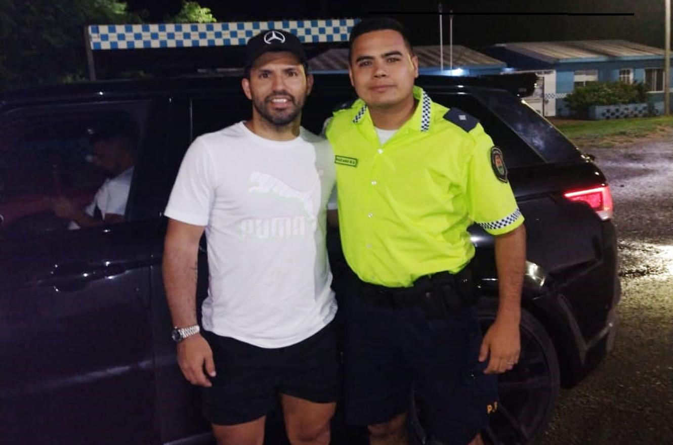 El “Kun” Agüero estuvo de paso por el Departamento La Paz