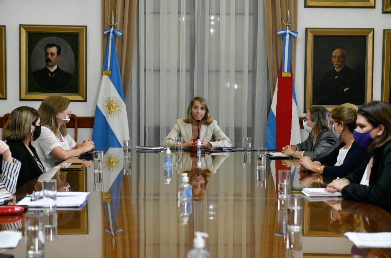Stratta presentó el proyecto de protección y prevención de violencia por razones de Género
