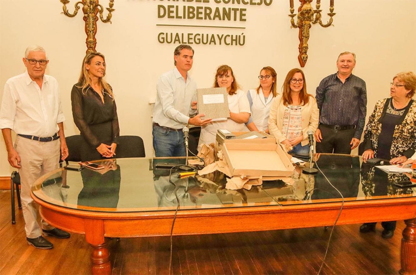 La apertura de sobre se realizó en el salón del Concejo Deliberante de la Municipalidad de Gualeguaychú.