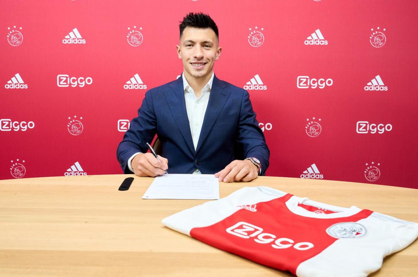 ​​​​​​​El gualeyo Lisandro Martínez renovó su contrato con Ajax