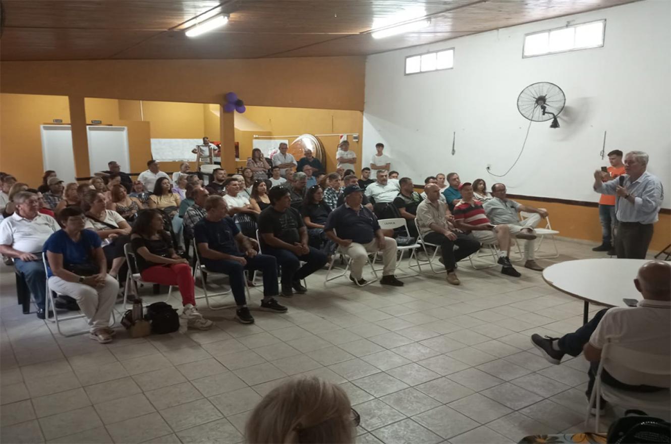 El encuentro de la LLA en Rosario del Tala fue presidido por Sebastián Etchevehere y Mayda Spiazzi.