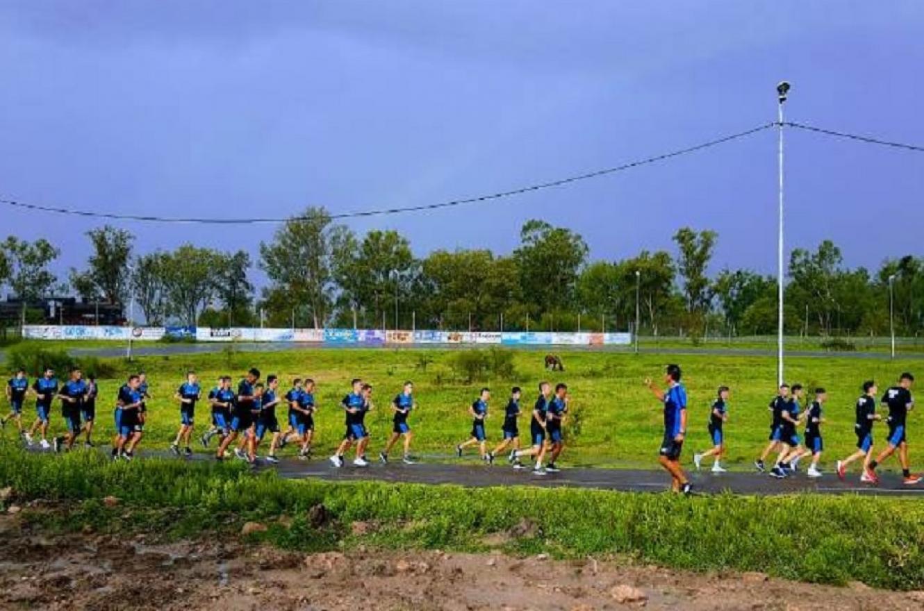 Lobo entrena