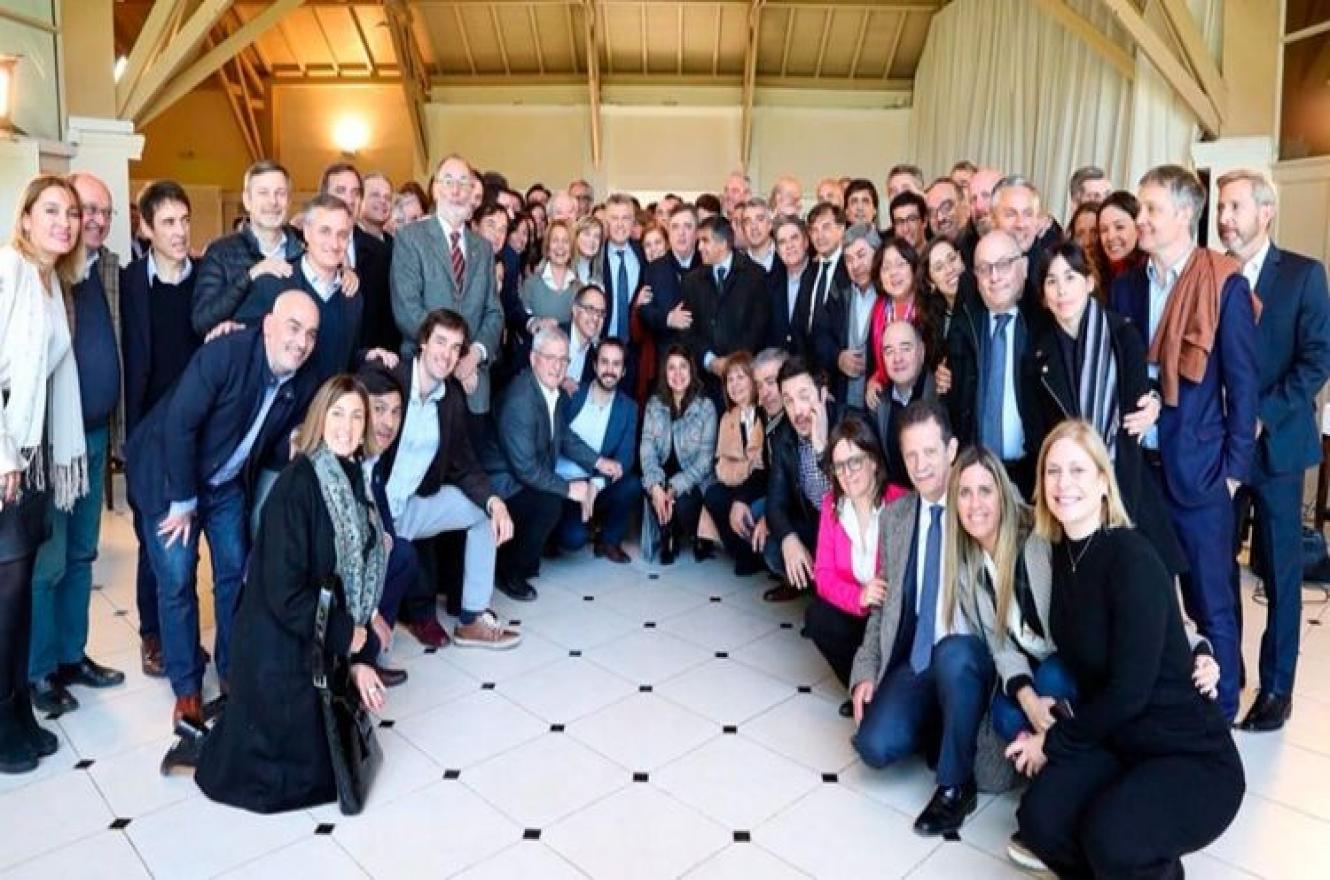 Diputados de Juntos por el Cambio analizaron las medidas económicas junto a Macri