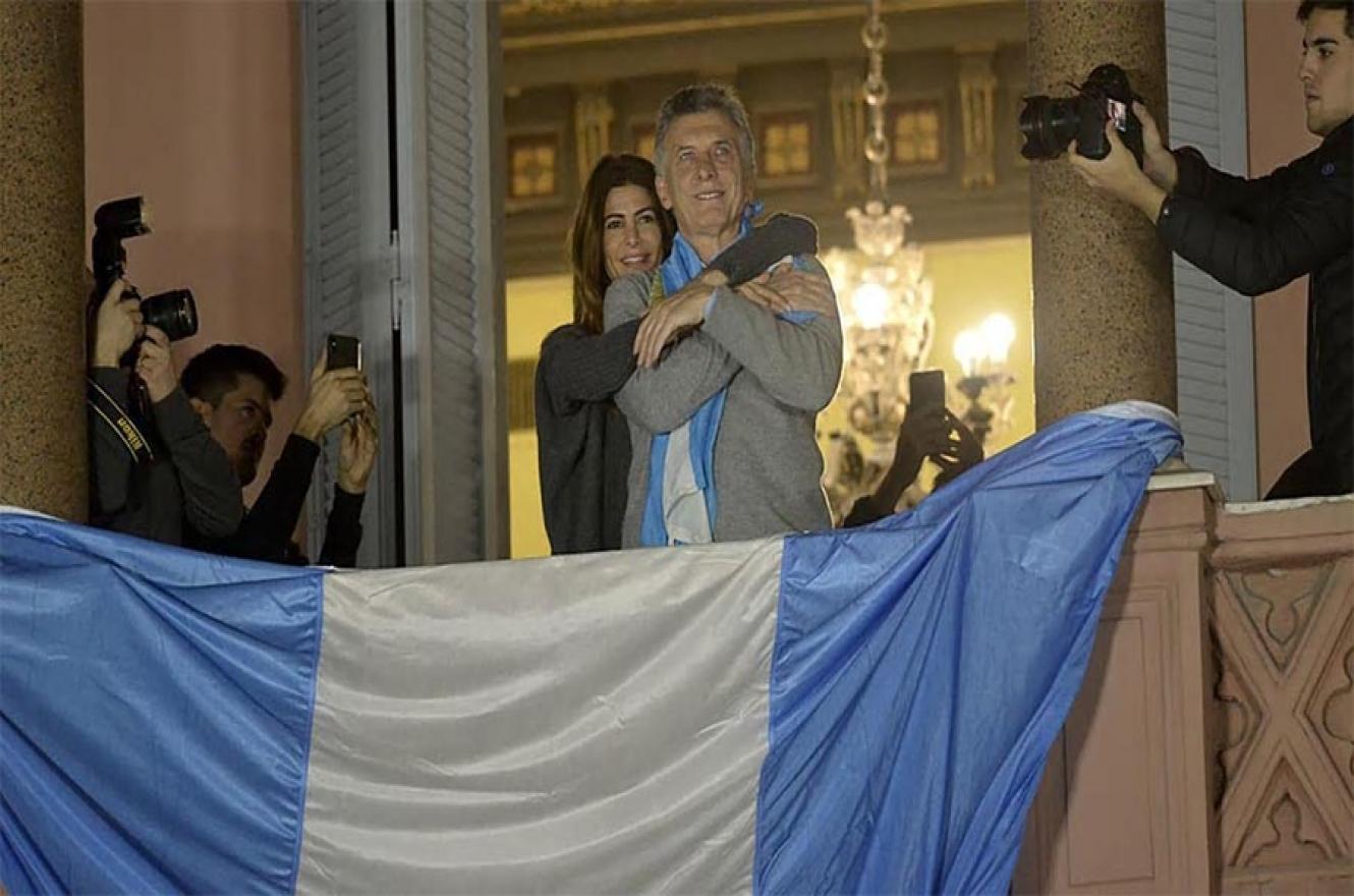Macri en el balcón de la Casa Rosada durante el 24 de agosto.