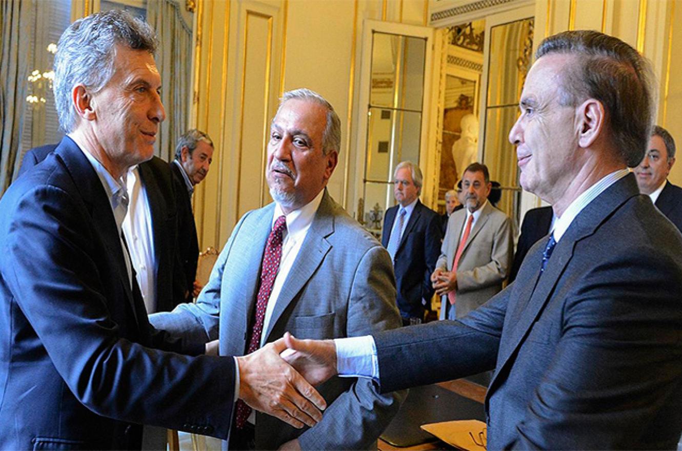 Macri saluda a Pichetto