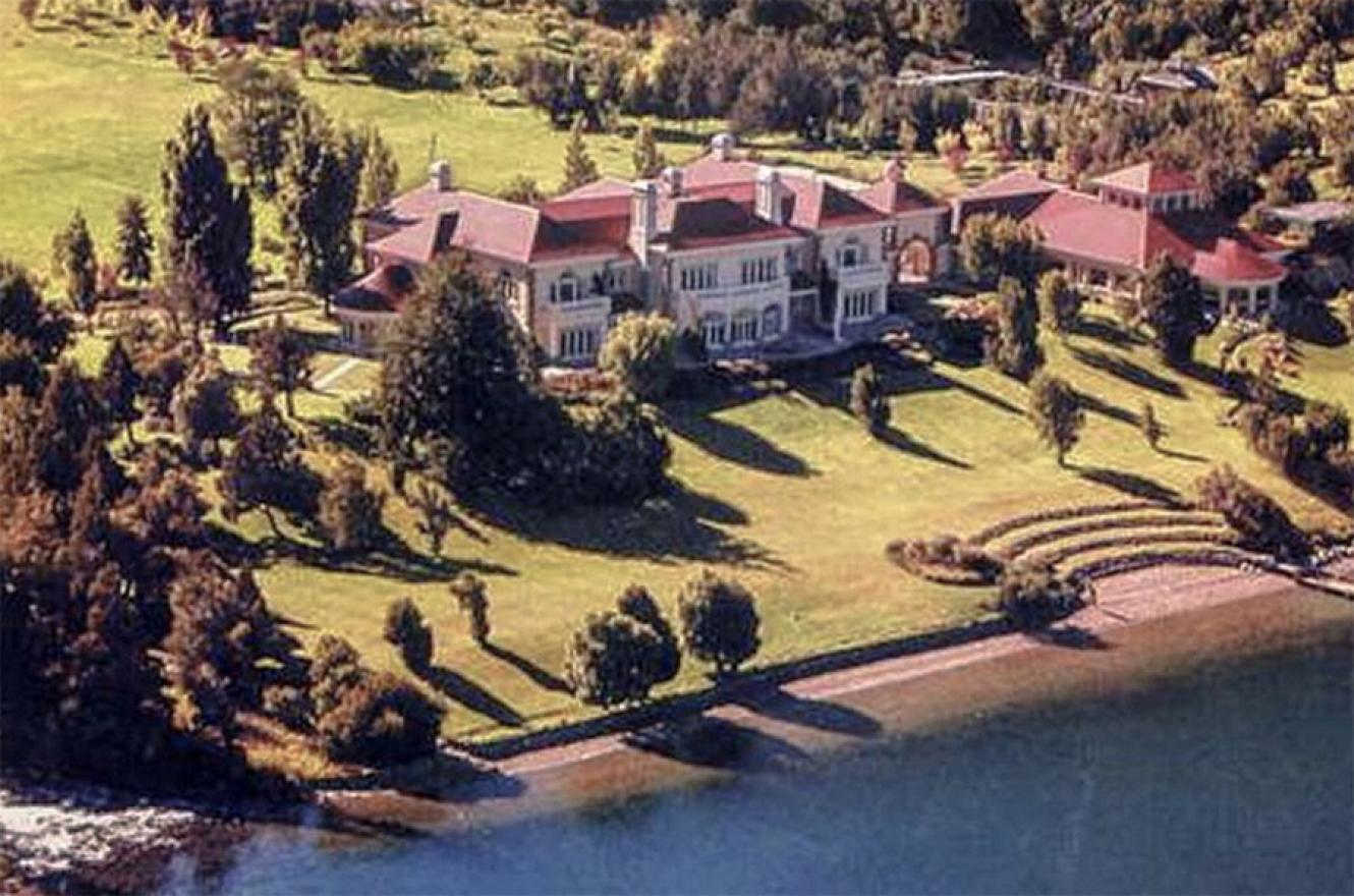 El reclamo por Lago Escondido donde se encuentra la mansión de Joe Lewis puso la lupa en la extranjerización de la tierra. 