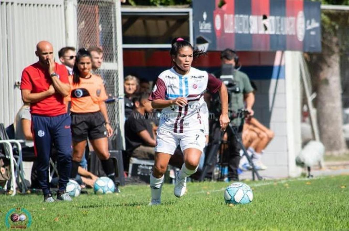 “Gracias al fútbol pude formarme y estudiar una carrera”, contó la entrerriana Gaitàn