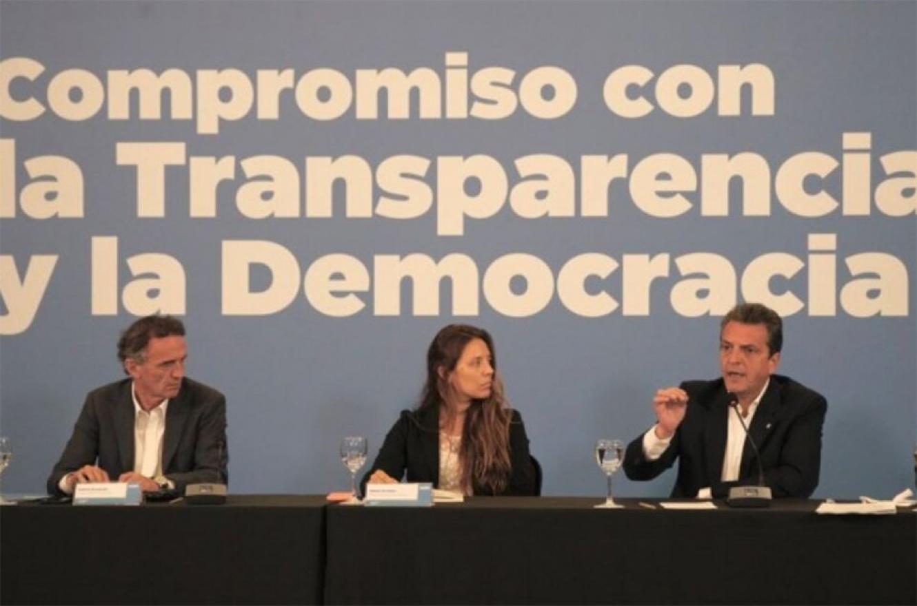 Sergio Massa adelantó que en caso de ser presidente propondrá que un representante del principal bloque opositor controle la Oficina Anticorrupción.