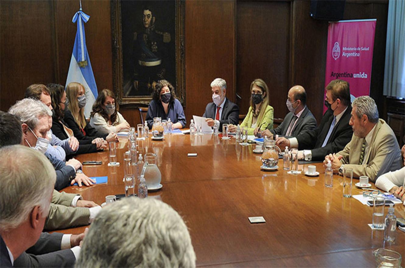 El Gobierno se reunió con las cámaras empresarias de la industria farmacéutica y acordó retrotraer los precios de los medicamentos al 1° de noviembre.