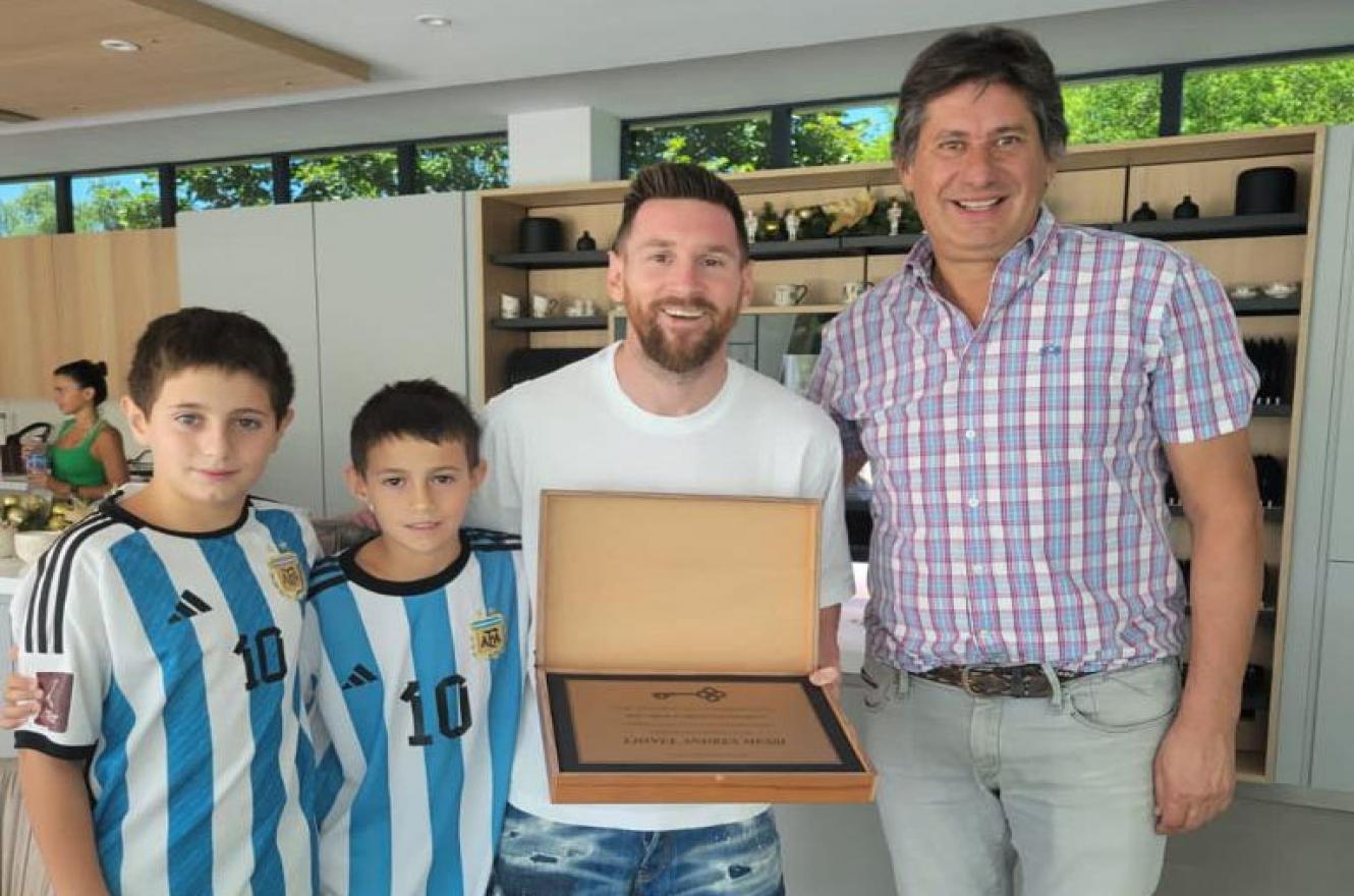 Messi fue declarado Ciudadano Ilustre de Funes y agradeció “por el cariño de siempre”