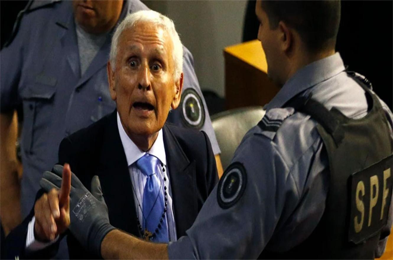 Imagen de archivo del ex represor Miguel Ecthecolatz.
