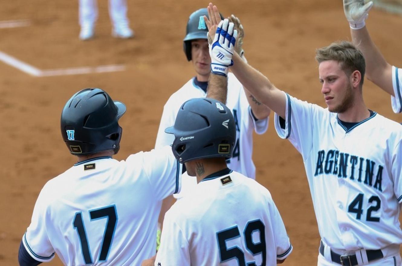 Softbol: Argentina superó al local República Checa y marcha como escolta en su grupo