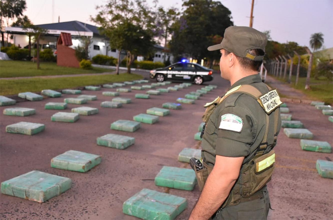 El diciembre Gendarmería secuestró más de cuatro toneladas de marihuana en Corrientes y ayer hizo lo propio al incautar más de dos mil kilos de ese estupefaciente en Victoria.
