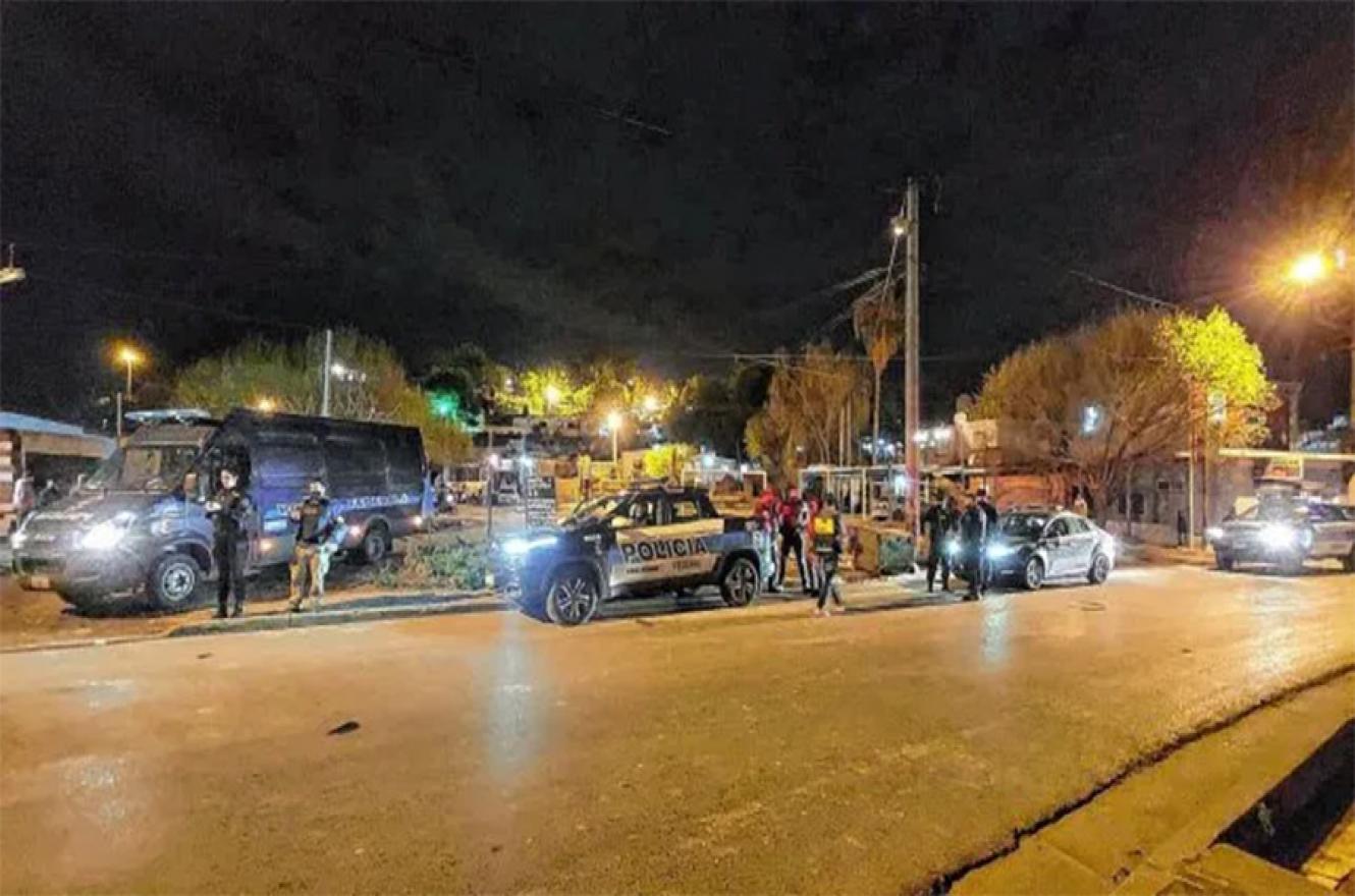 Tras la investigación de la Policía Federal de Paraná a los narcos de Puerto Viejo, hubo diez allanamientos y tres detenidos. Pero, el jefe de la banda quedó libre.