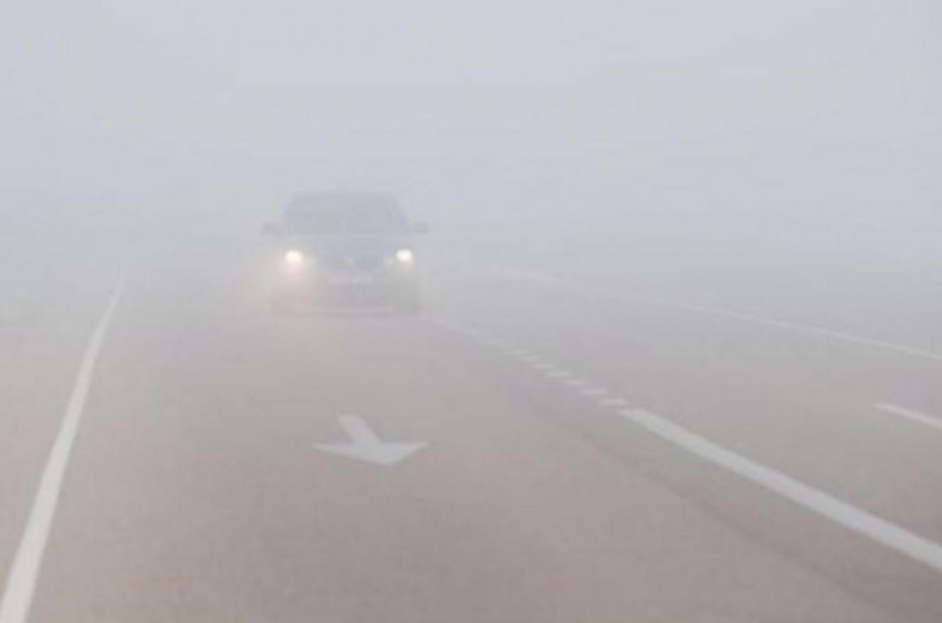 neblina en la ruta