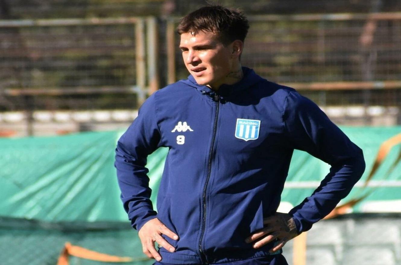 Tras ser intimado por Racing, el entrerriano Nicolás Reniero se presentó a practicar