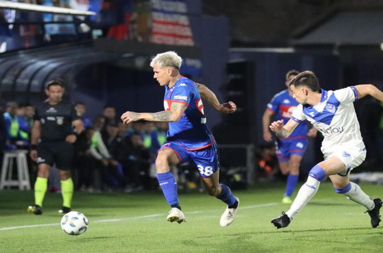 Fútbol: Vélez aguantó con 10 hombres y empató sin goles en su visita a Tigre