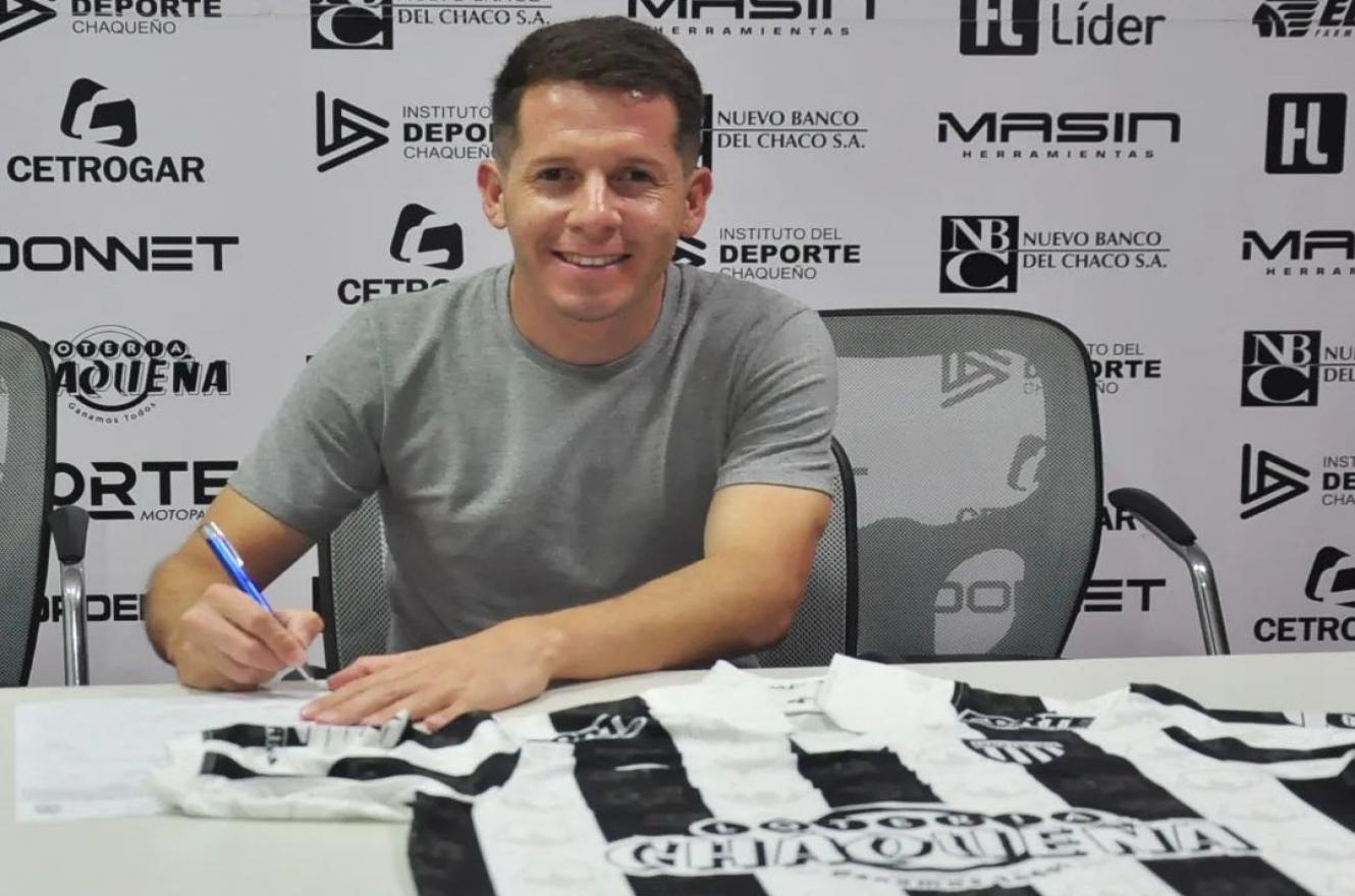 Primera Nacional: el entrerriano Nicolás Silva firmó contrato para volver a Chaco For Ever