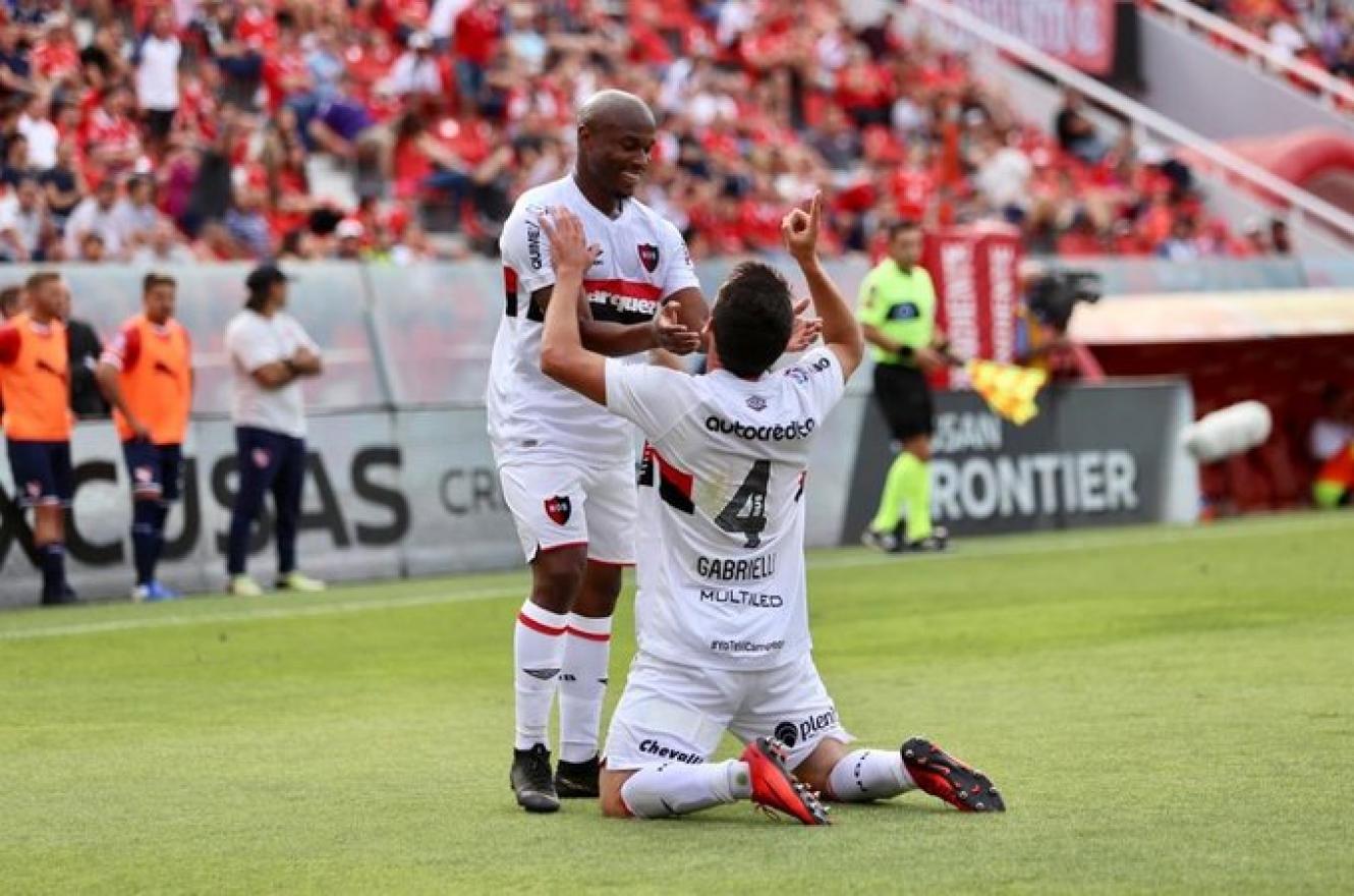 Fútbol: Newell’s le ganó sobre el final a Independiente y se distanció más de Patronato